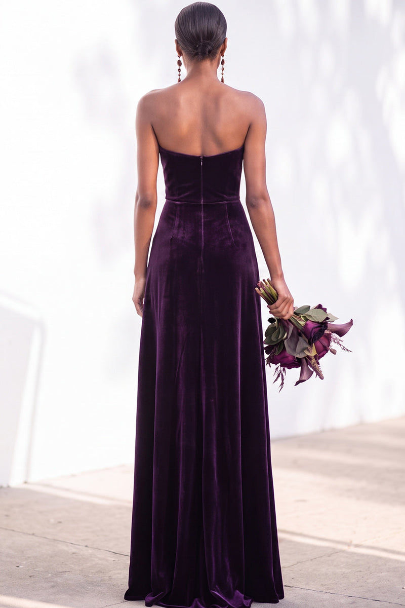 Load image into Gallery viewer, Burgundy Sweetheart Sheath Velvet Ruched Long Wedding Guest Dress with Slit