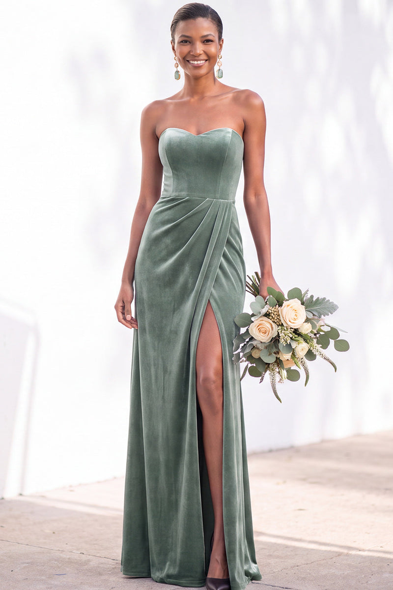 Load image into Gallery viewer, Burgundy Sweetheart Sheath Velvet Ruched Long Wedding Guest Dress with Slit