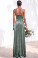Load image into Gallery viewer, Burgundy Sweetheart Sheath Velvet Ruched Long Wedding Guest Dress with Slit