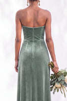 Load image into Gallery viewer, Burgundy Sweetheart Sheath Velvet Ruched Long Wedding Guest Dress with Slit