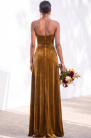 Load image into Gallery viewer, Burgundy Sweetheart Sheath Velvet Ruched Long Wedding Guest Dress with Slit