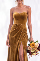 Load image into Gallery viewer, Burgundy Sweetheart Sheath Velvet Ruched Long Wedding Guest Dress with Slit