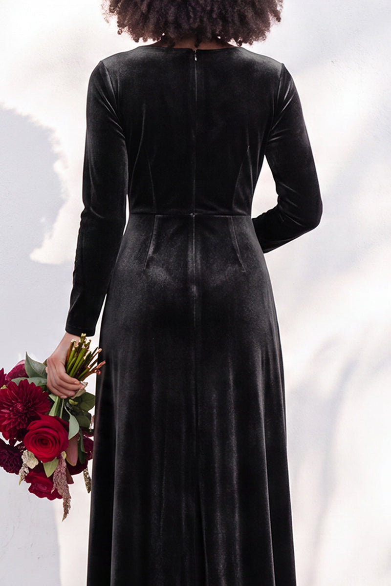 Load image into Gallery viewer, Dark Purple Velvet Ruched Sheath Long Wedding Guest Dress with Sleeves