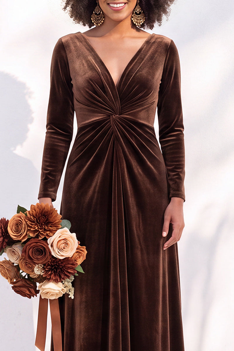 Load image into Gallery viewer, Dark Purple Velvet Ruched Sheath Long Wedding Guest Dress with Sleeves