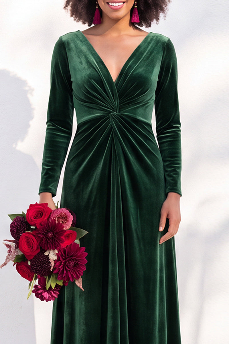 Load image into Gallery viewer, Dark Purple Velvet Ruched Sheath Long Wedding Guest Dress with Sleeves