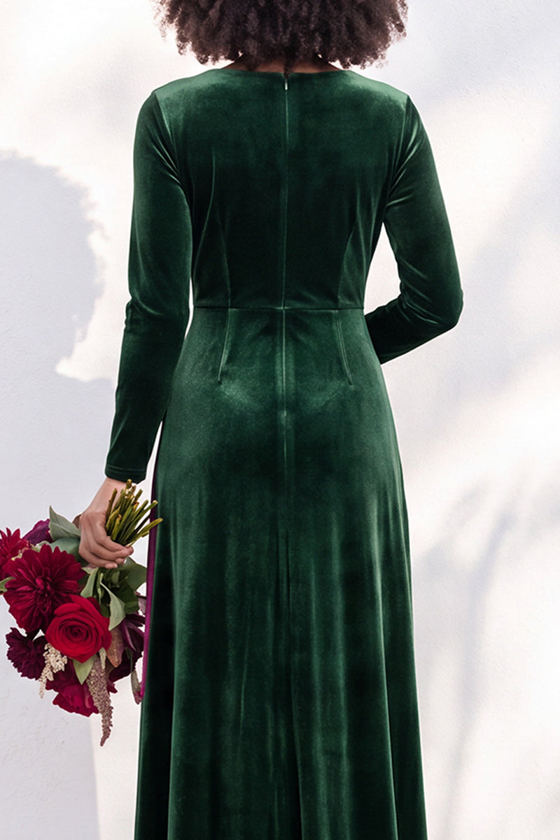 Load image into Gallery viewer, Dark Purple Velvet Ruched Sheath Long Wedding Guest Dress with Sleeves