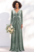 Load image into Gallery viewer, Dark Purple Velvet Ruched Sheath Long Wedding Guest Dress with Sleeves