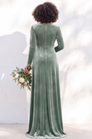 Load image into Gallery viewer, Dark Purple Velvet Ruched Sheath Long Wedding Guest Dress with Sleeves