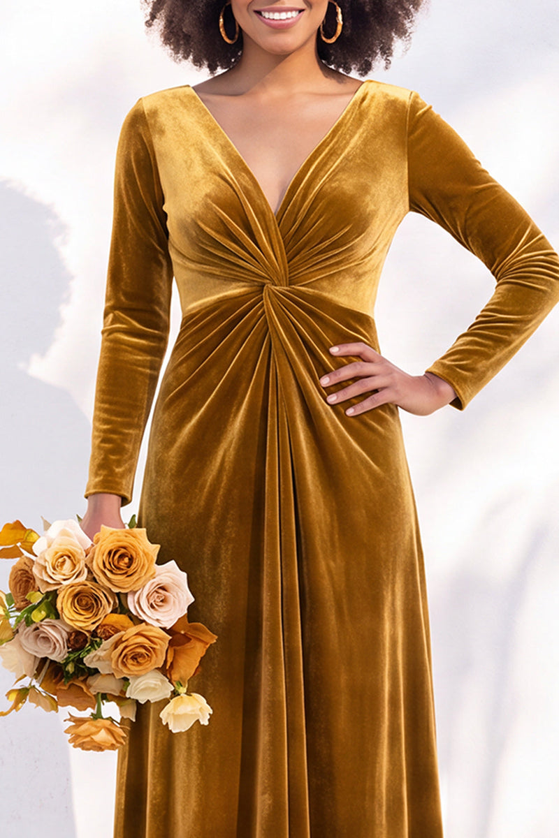 Load image into Gallery viewer, Dark Purple Velvet Ruched Sheath Long Wedding Guest Dress with Sleeves