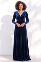 Load image into Gallery viewer, Dark Purple Velvet Ruched Sheath Long Wedding Guest Dress with Sleeves