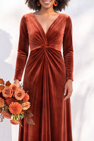 Load image into Gallery viewer, Dark Purple Velvet Ruched Sheath Long Wedding Guest Dress with Sleeves