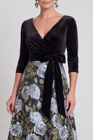 Load image into Gallery viewer, Red Flower A Line Velvet Long Mother of the Bride Dress with Sleeves