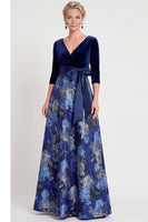 Load image into Gallery viewer, Red Flower A Line Velvet Long Mother of the Bride Dress with Sleeves