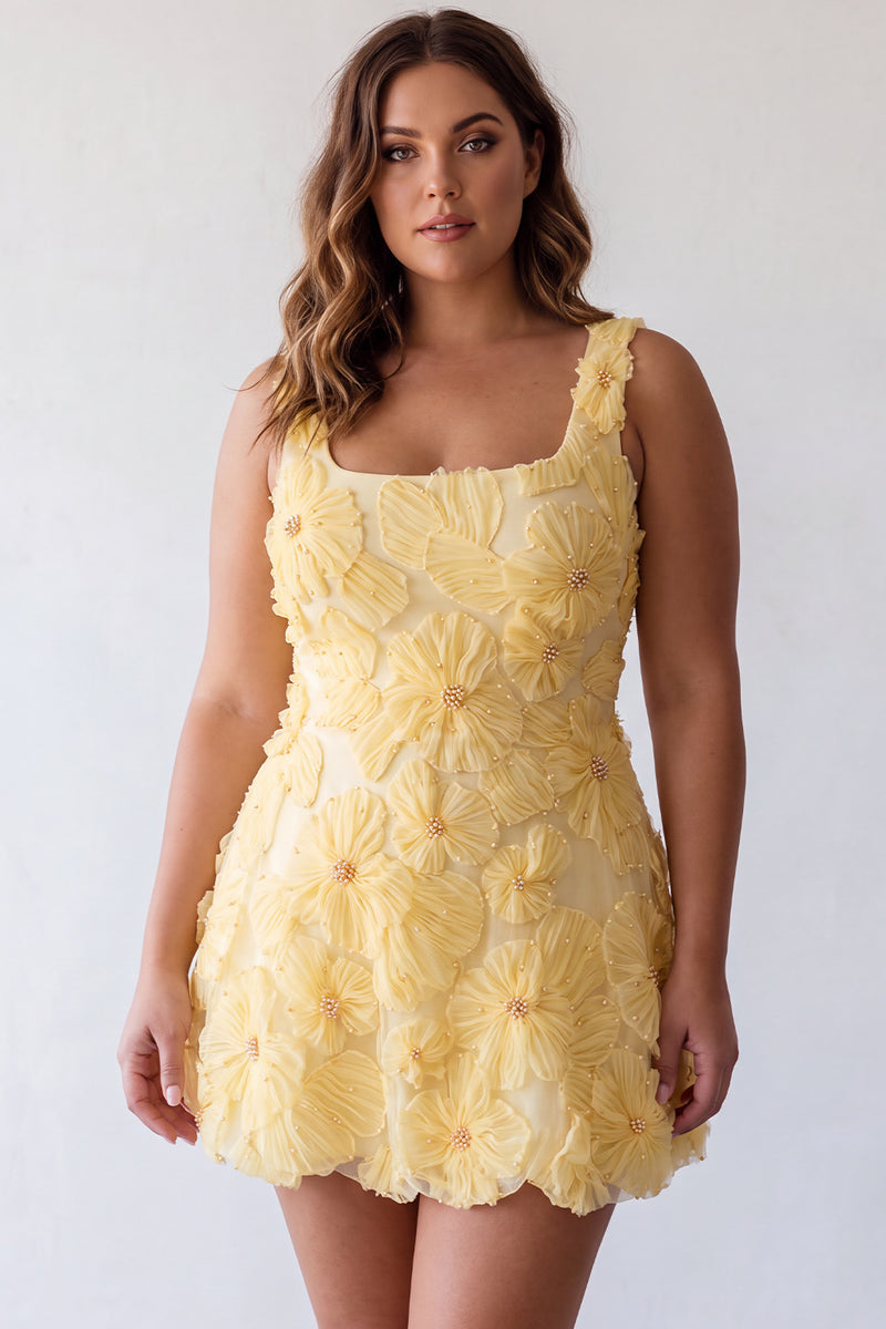 Load image into Gallery viewer, Sparkly Light Yellow Floral A Line Beaded Short Cocktail Dress