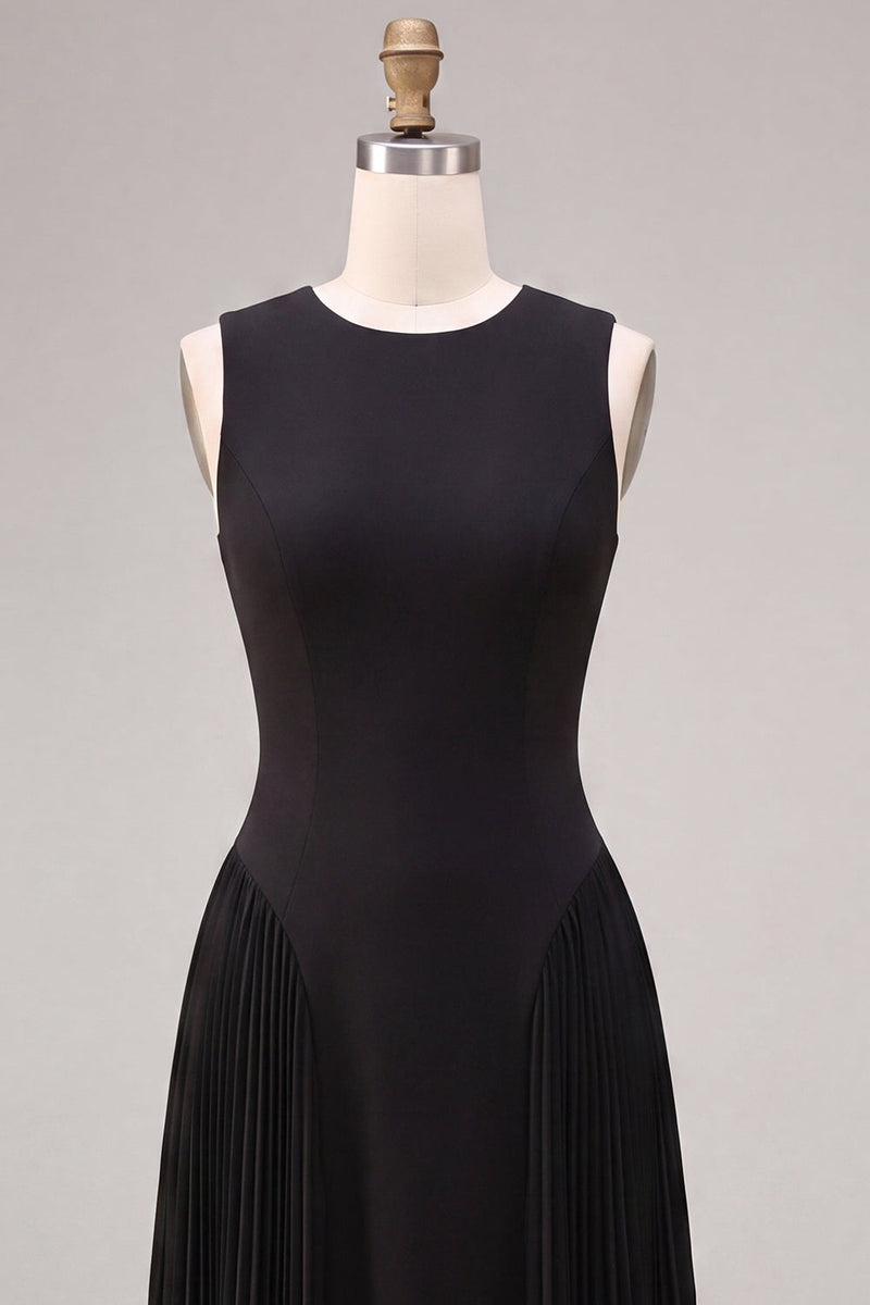 Load image into Gallery viewer, Simple Black A Line Pleated Round Neck Long Formal Dress