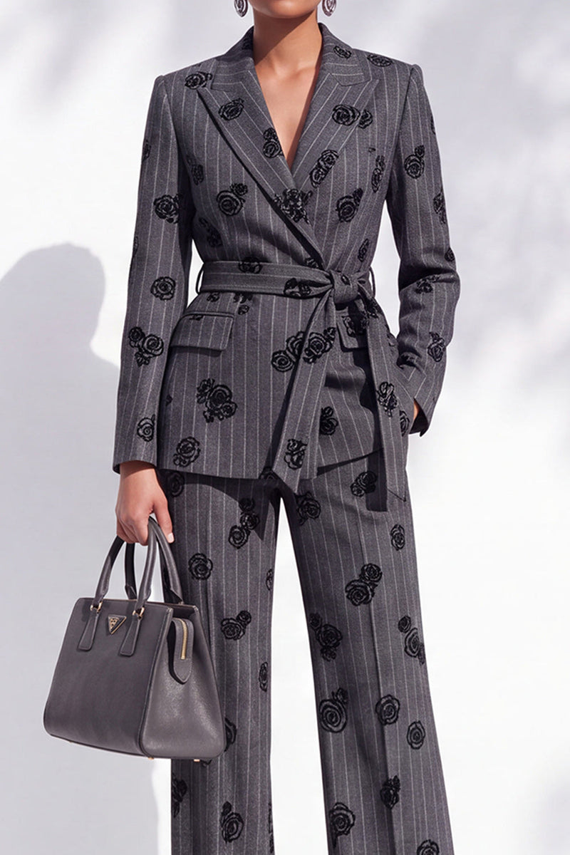 Load image into Gallery viewer, Striped Dark Grey Peak Lapel 2-Piece Floral Prom Suits with Sash