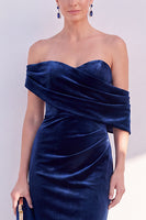 Load image into Gallery viewer, Dark Green Velvet Mermaid Off The Shoulder Long Evening Dress