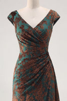Load image into Gallery viewer, Dark Green V-NeckFloral  Ruched Long Velvet Evening Dress with Sleeves