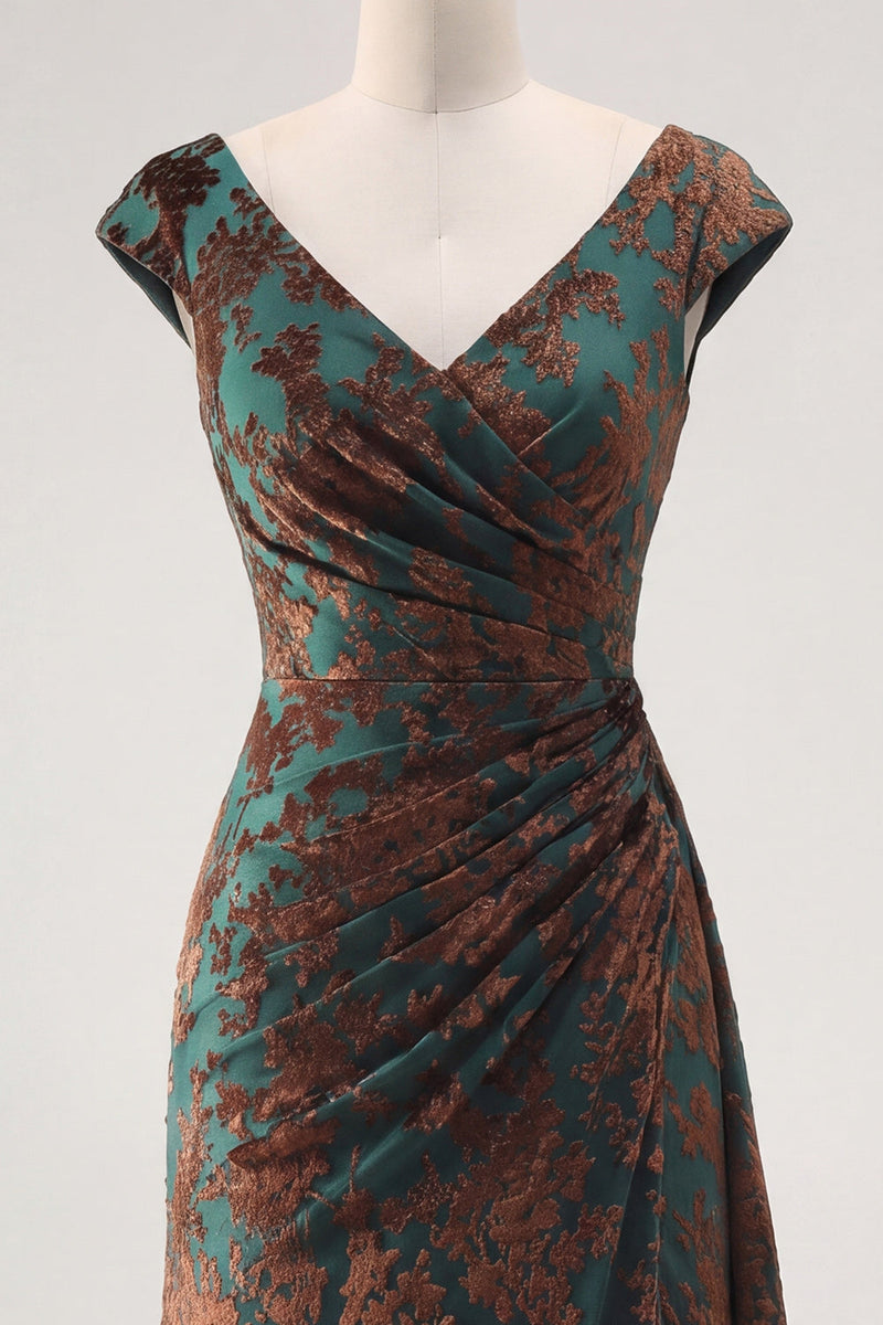 Load image into Gallery viewer, Dark Green V-NeckFloral  Ruched Long Velvet Evening Dress with Sleeves