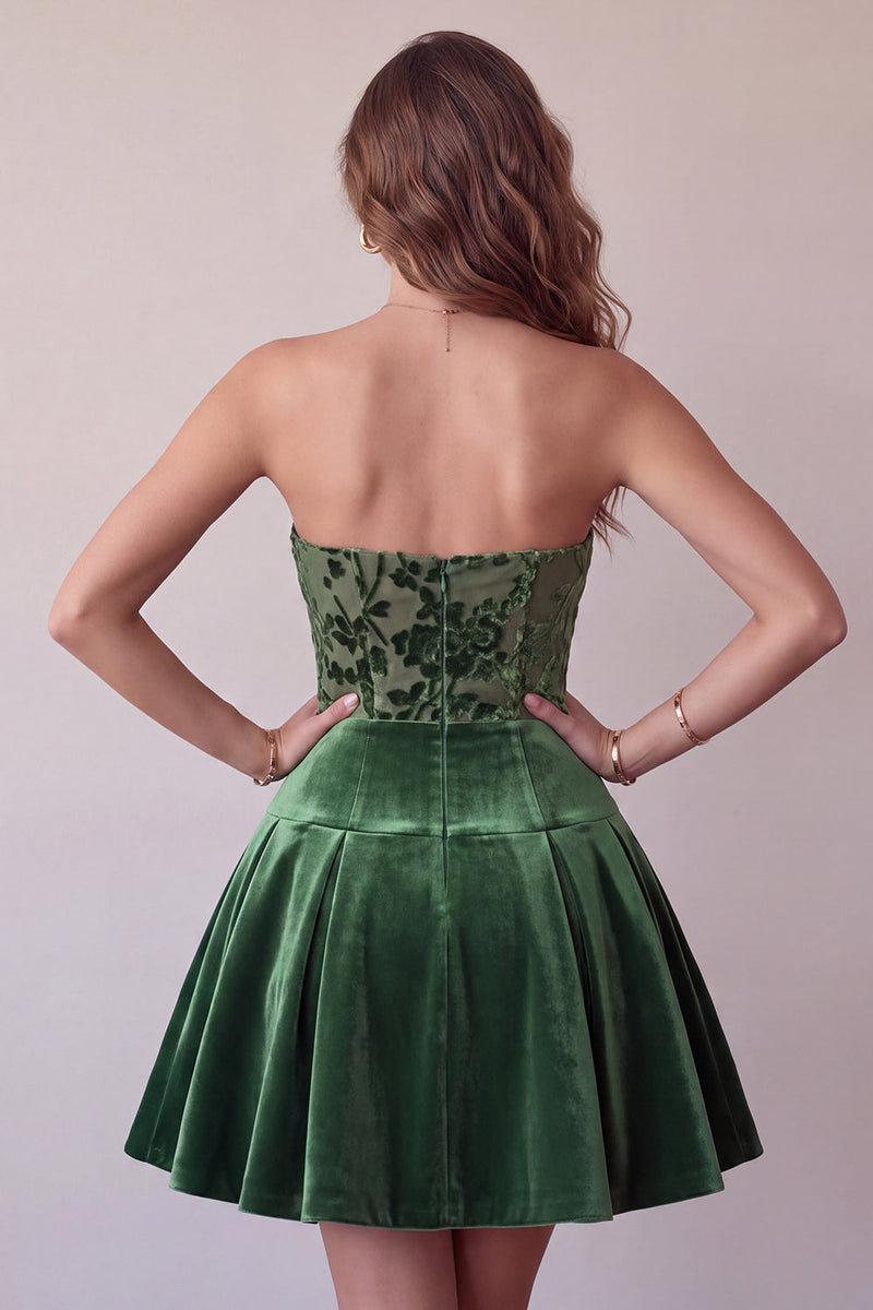 Load image into Gallery viewer, Dark Green Ruched Velvet Floral A Line Mini Cocktail Dress
