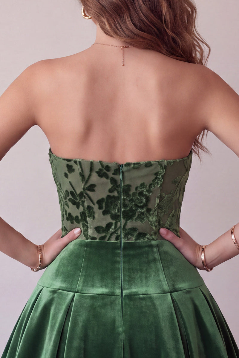 Load image into Gallery viewer, Dark Green Ruched Velvet Floral A Line Mini Cocktail Dress
