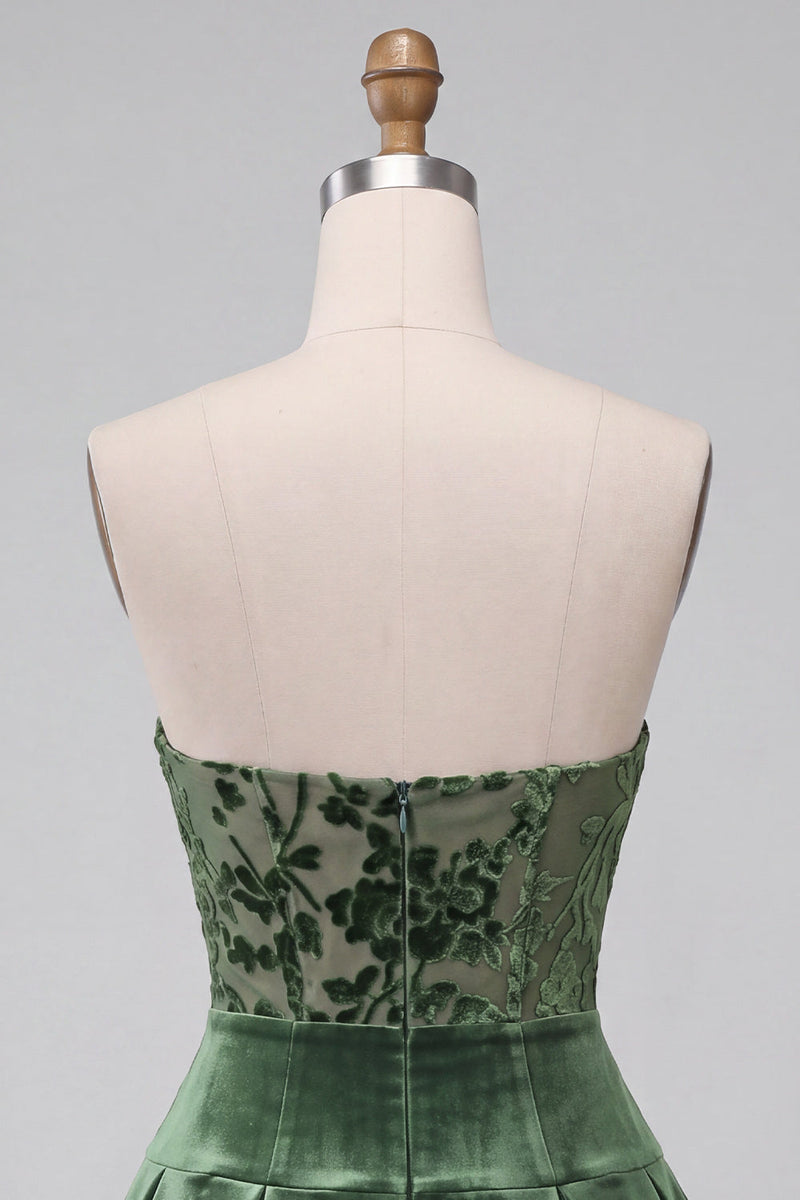 Load image into Gallery viewer, Dark Green Ruched Velvet Floral A Line Mini Cocktail Dress