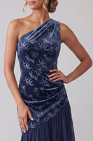 Load image into Gallery viewer, Floral Navy Velvet One Shoulder Sheath Long Mother of the Bride Dress