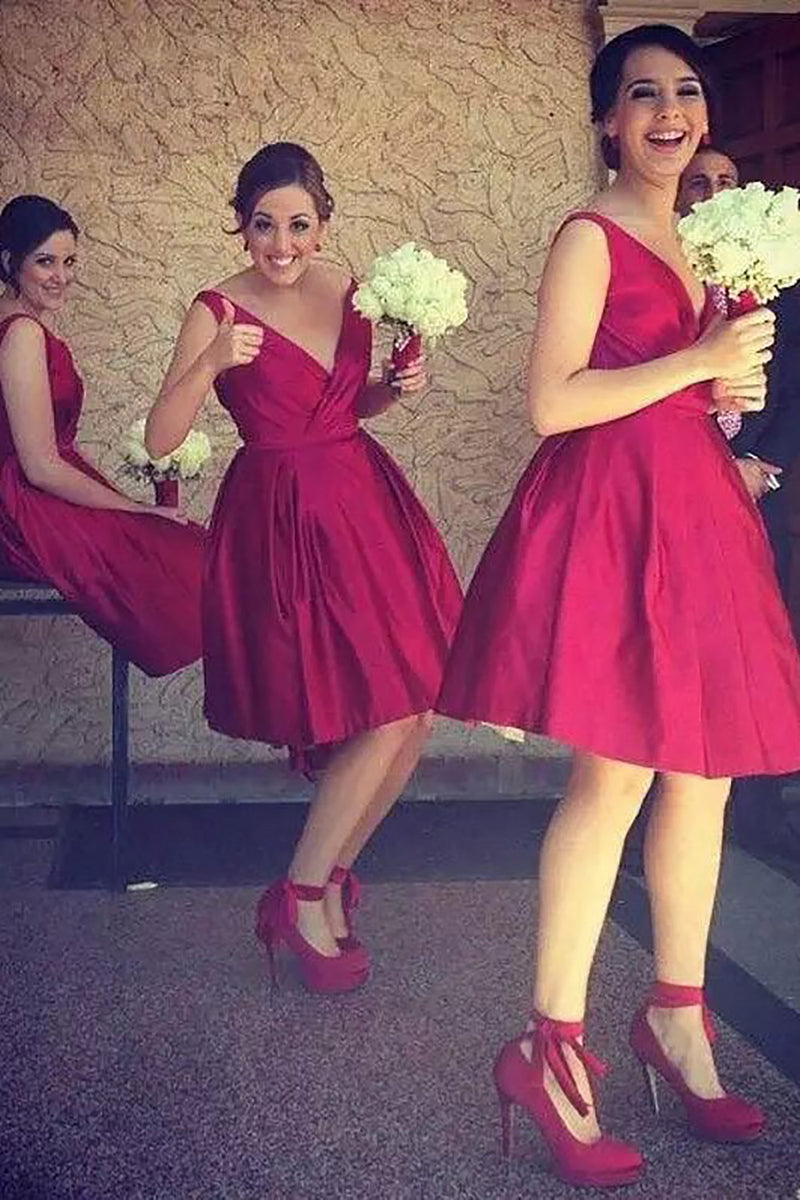 Load image into Gallery viewer, Red V-Neck Knee Length Bridesmaid Dress