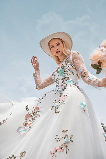 Long Sleeves Tulle Ivory Wedding Dress with Embroidery