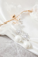 Load image into Gallery viewer, Flowers Pearl Earrings