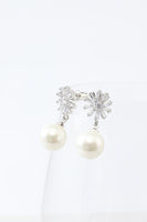 Load image into Gallery viewer, Flowers Pearl Earrings