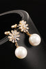 Load image into Gallery viewer, Flowers Pearl Earrings