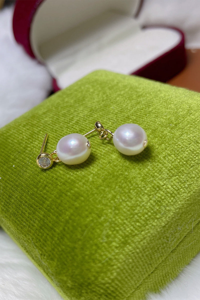 Load image into Gallery viewer, White Pearl Earrings