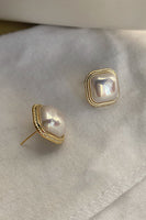 Load image into Gallery viewer, Vintage Square Pearl Earrings