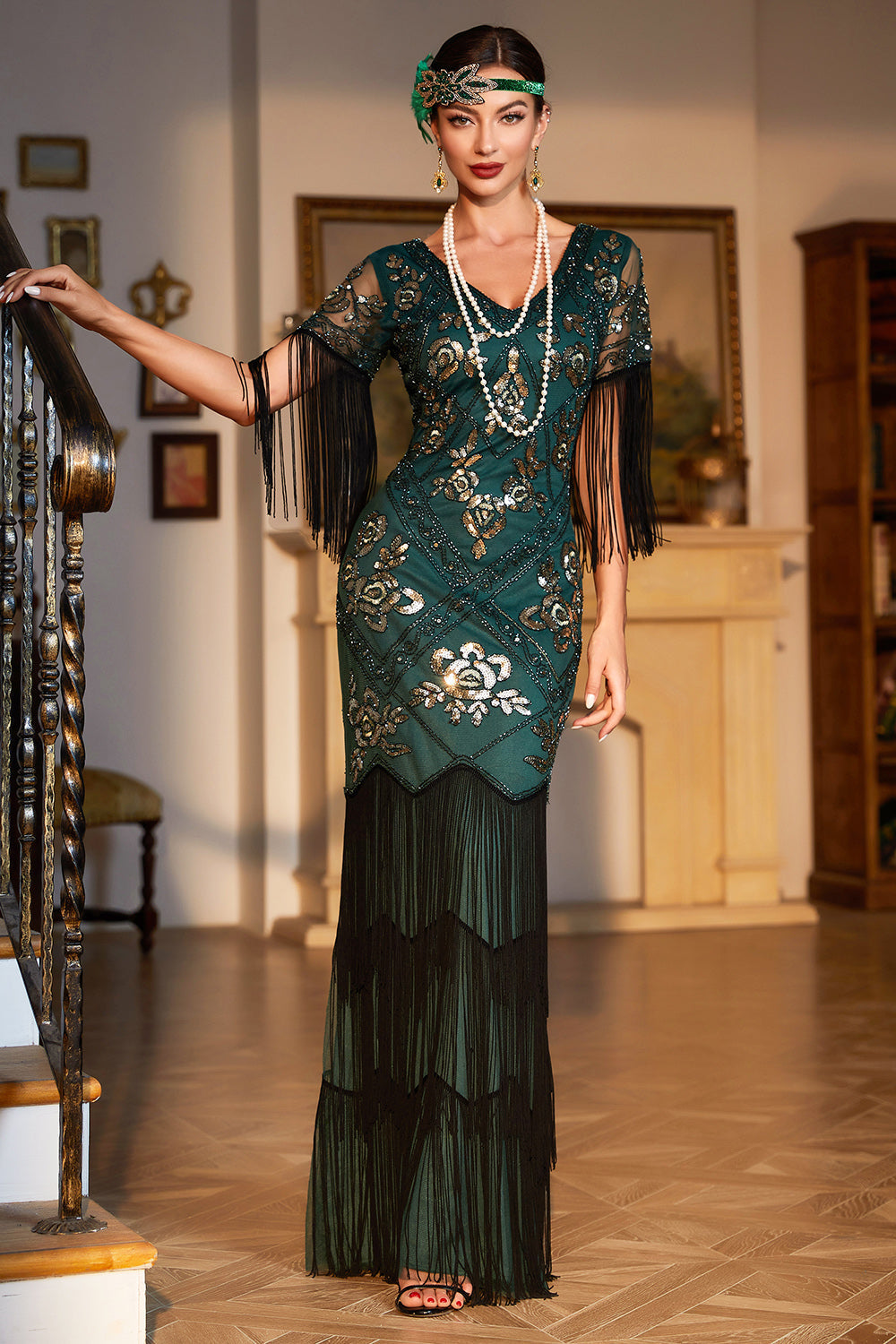 Women Dark Green 1920s Flapper Dress Sequins V Neck Long Sleeves Vintage Dress With Fringes